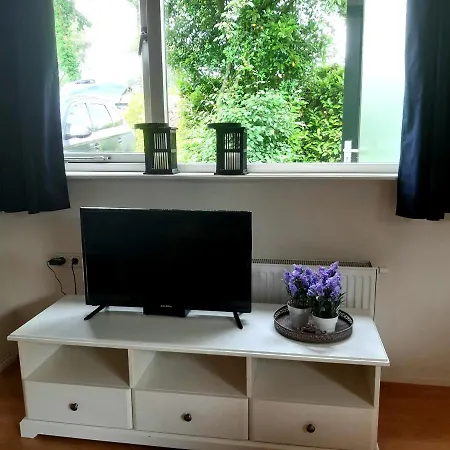 Wellness Huisje Eekhoorn Met Jacuzzi Op De Veluwe *
